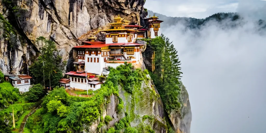 Bhutan Tours - Tigers nest Monastery